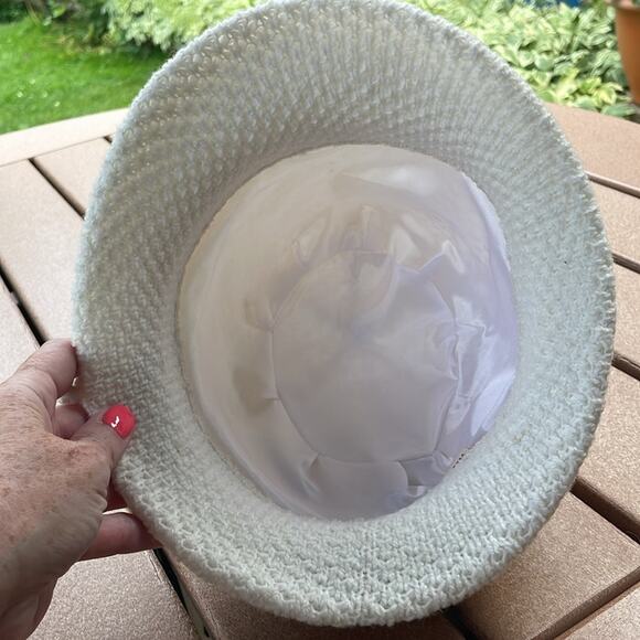 Vintage 60s Cream Knit Cloche Hat Made in USA - Picture 6 of 6